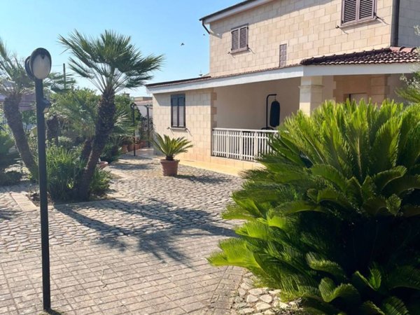 casa indipendente in vendita a Taranto in zona Talsano