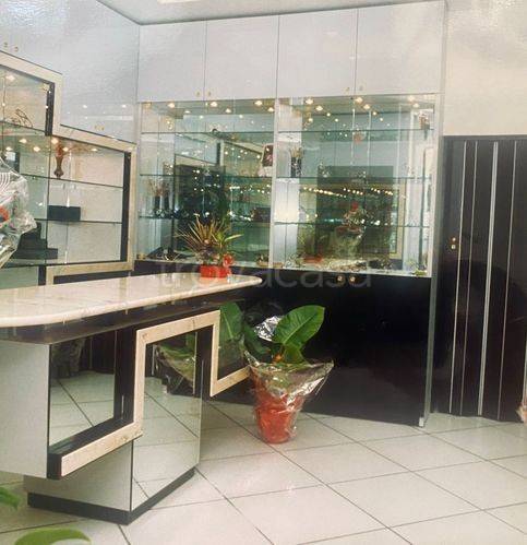 negozio in vendita a Taranto in zona Borgo