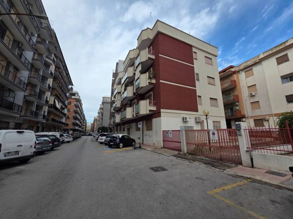 appartamento in vendita a Taranto in zona Italia-Montegranaro