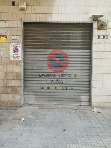 locale commerciale in vendita a Taranto