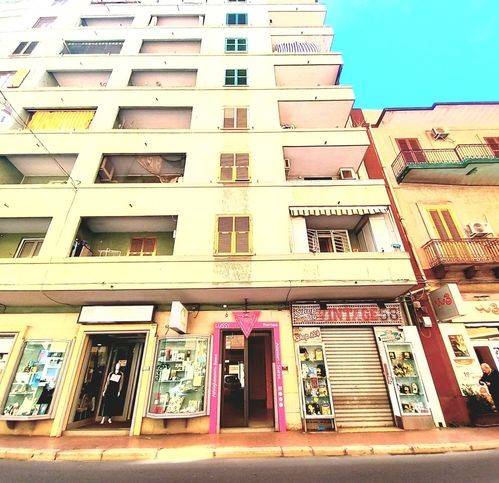 negozio in vendita a Taranto in zona Tre Carrare-Battisti