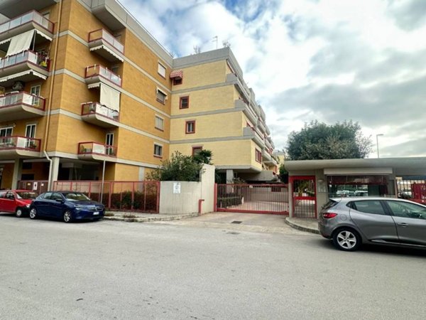 appartamento in vendita a Taranto in zona Tre Carrare-Battisti