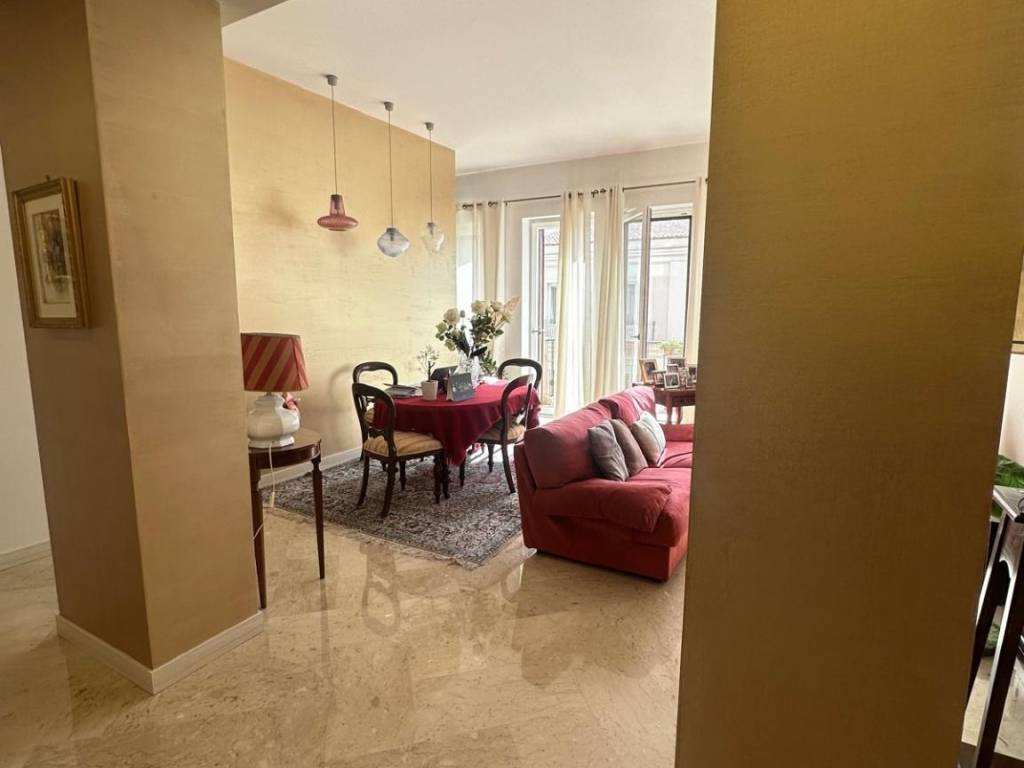 appartamento in vendita a Taranto in zona Borgo Antico