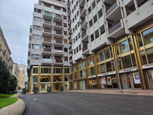 negozio in vendita a Taranto in zona Borgo