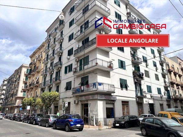 locale commerciale in vendita a Taranto in zona Borgo