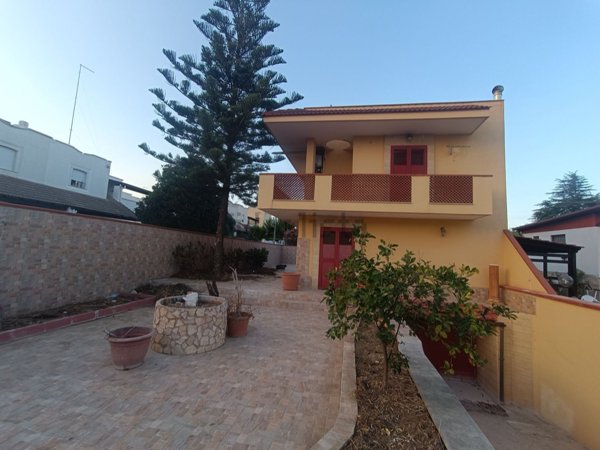 casa indipendente in vendita a Taranto