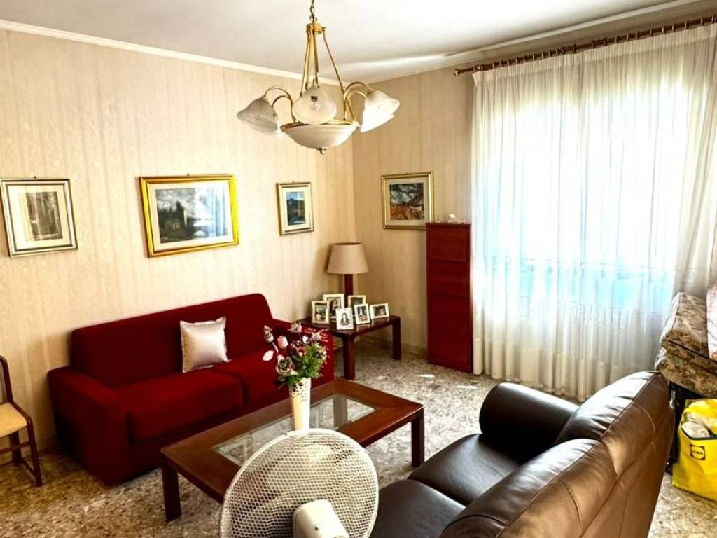 appartamento in vendita a Taranto in zona Tre Carrare-Battisti