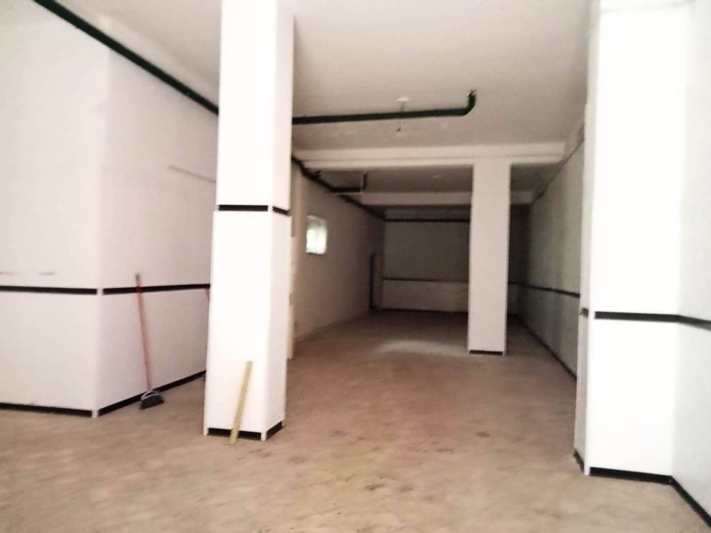 negozio in vendita a Taranto in zona Borgo