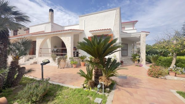 casa indipendente in vendita a Taranto in zona Talsano