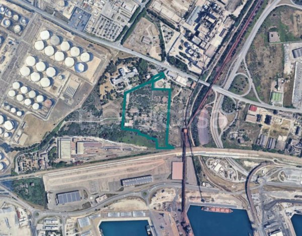 locale commerciale in vendita a Taranto in zona Tamburi-Croce