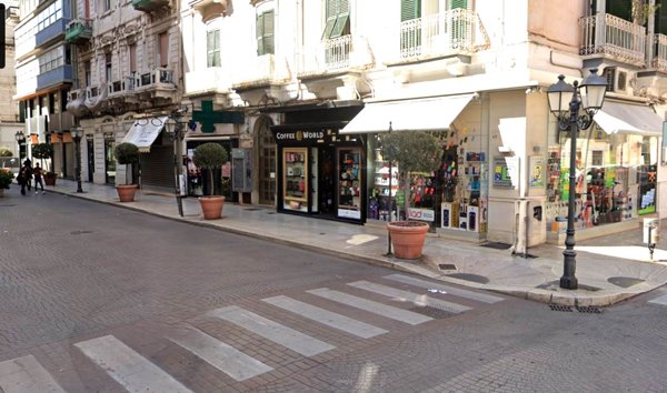 negozio in vendita a Taranto in zona Borgo