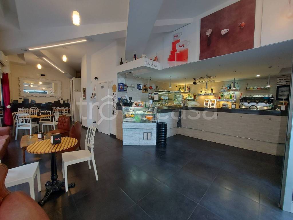 negozio in vendita a Taranto in zona Italia-Montegranaro