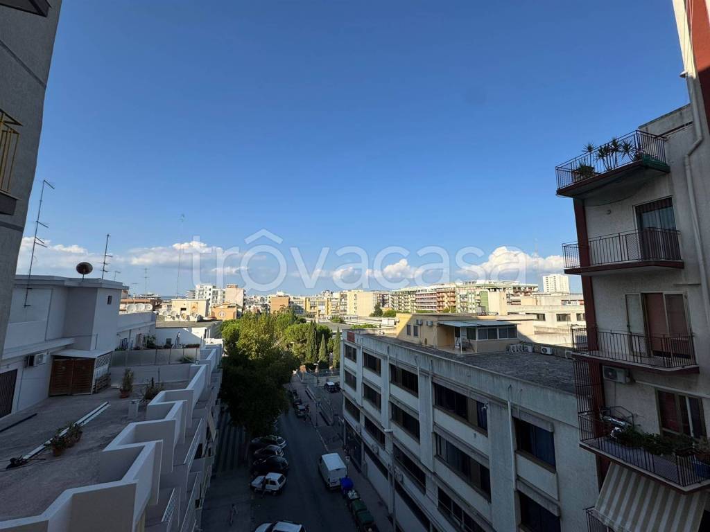 appartamento in vendita a Taranto in zona Italia-Montegranaro