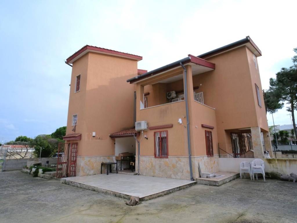 casa indipendente in vendita a Taranto in zona San Vito