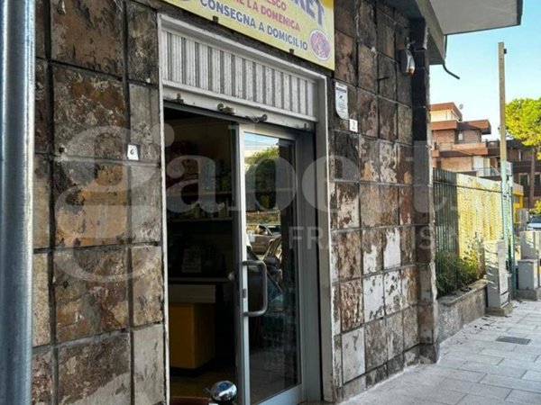 negozio in vendita a Taranto in zona Borgo