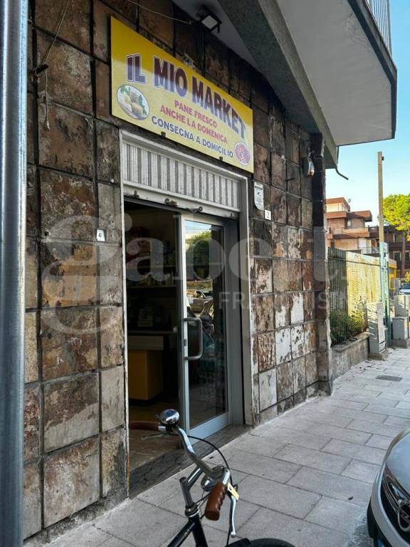 negozio in vendita a Taranto in zona Borgo