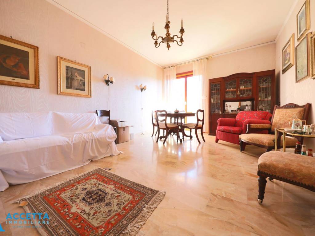 appartamento in vendita a Taranto in zona Tre Carrare-Battisti