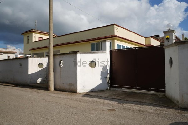 casa indipendente in vendita a Taranto in zona Lama