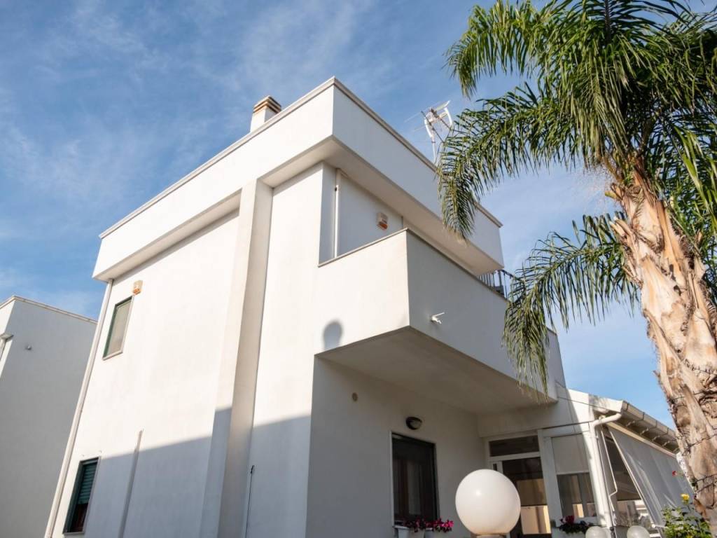 casa indipendente in vendita a Taranto in zona Talsano