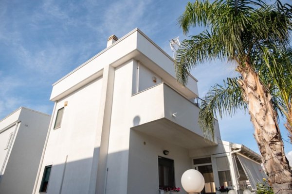 casa indipendente in vendita a Taranto in zona Talsano