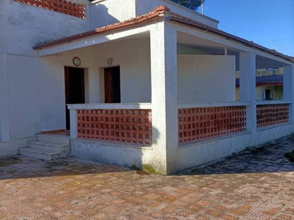 casa indipendente in vendita a Taranto in zona Tamburi-Croce