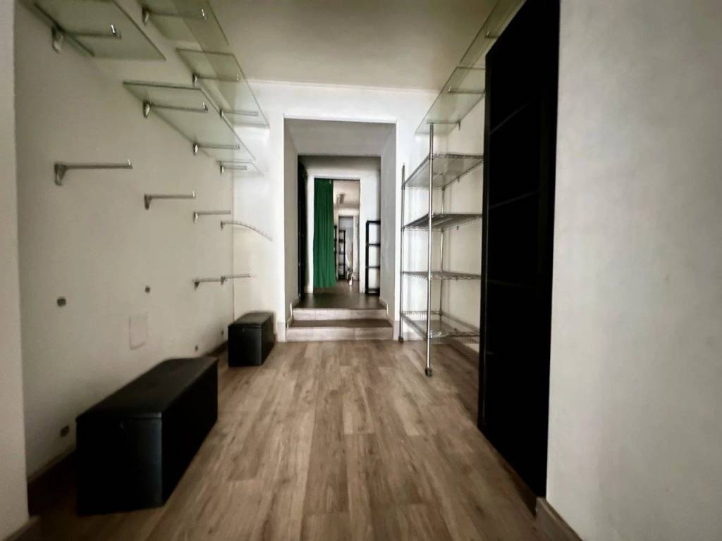 negozio in vendita a Taranto in zona Borgo