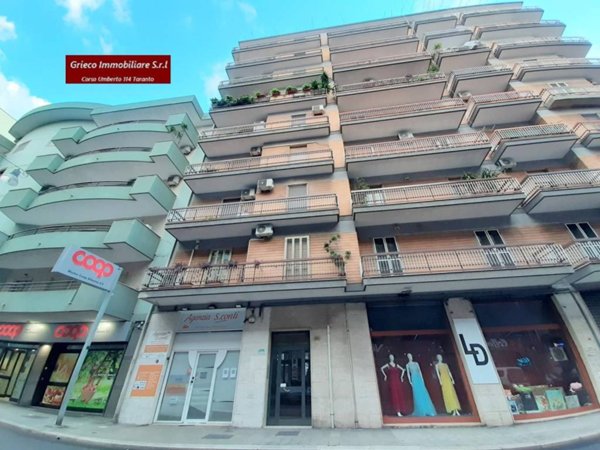 appartamento in vendita a Taranto in zona Tre Carrare-Battisti