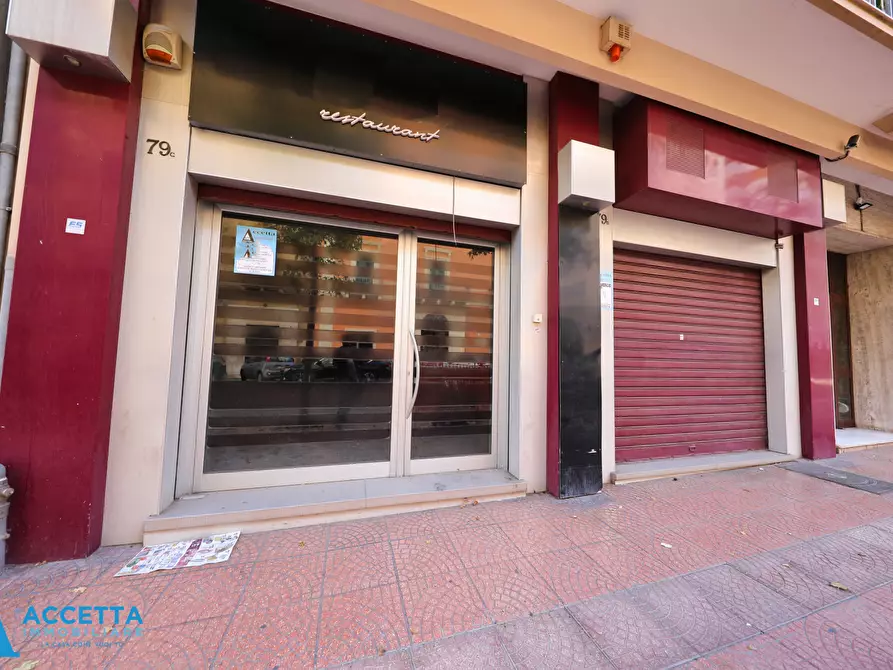 locale commerciale in vendita a Taranto in zona Borgo