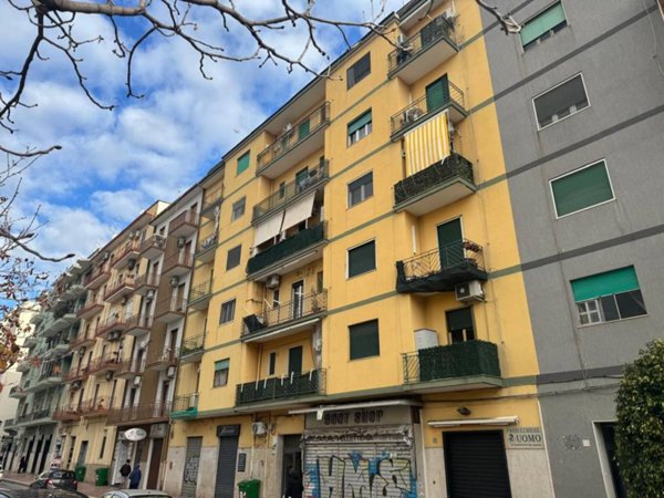 appartamento in vendita a Taranto in zona Italia-Montegranaro