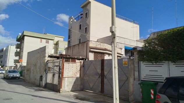 casa indipendente in vendita a Taranto in zona Italia-Montegranaro