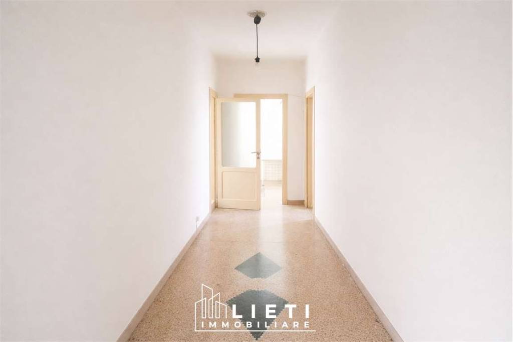 appartamento in vendita a Taranto in zona Tamburi-Croce