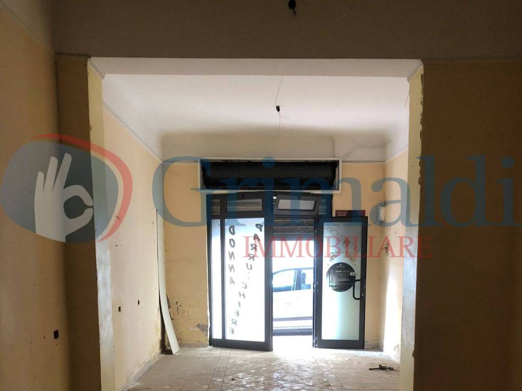 locale commerciale in vendita a Taranto in zona Borgo