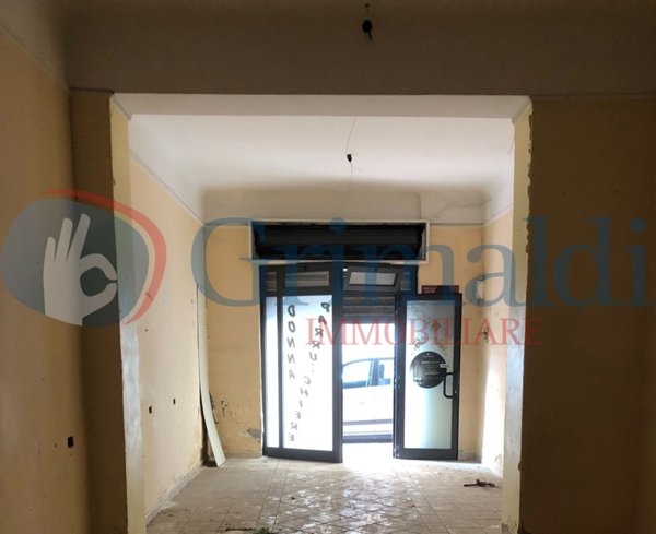 locale commerciale in vendita a Taranto in zona Borgo