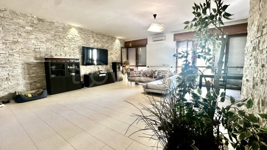 appartamento in vendita a Taranto in zona Solito-Corvisea