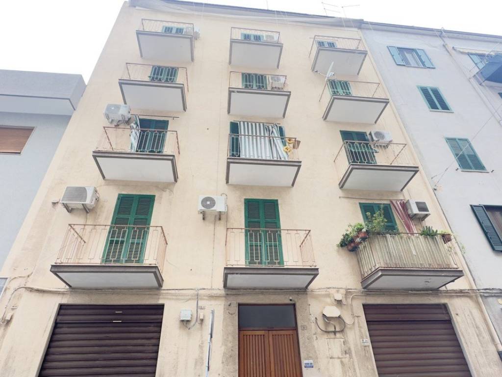 intera palazzina in vendita a Taranto in zona Solito-Corvisea