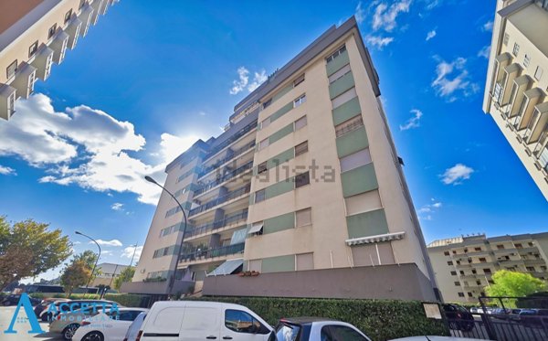 appartamento in vendita a Taranto in zona Italia-Montegranaro