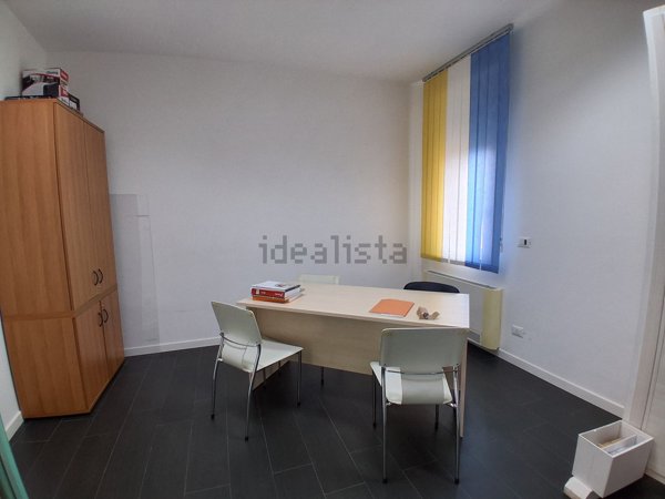 ufficio in vendita a Taranto in zona Tre Carrare-Battisti