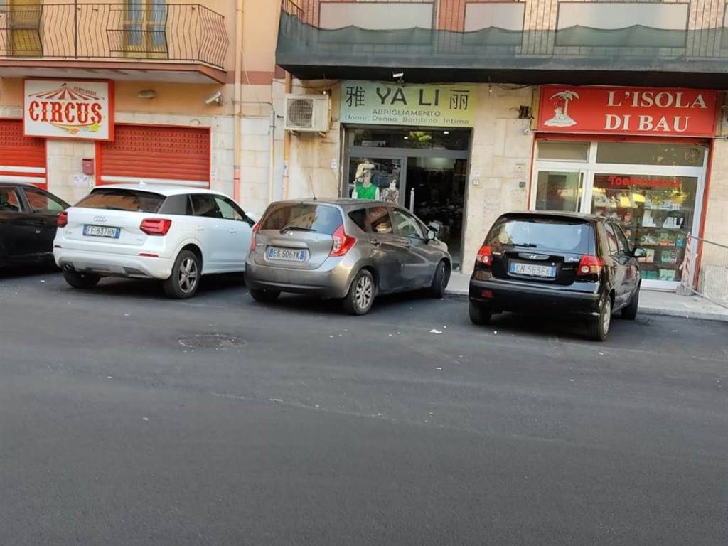 negozio in vendita a Taranto in zona Italia-Montegranaro