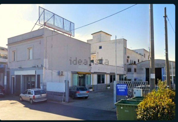 casa indipendente in vendita a Taranto in zona Tre Carrare-Battisti