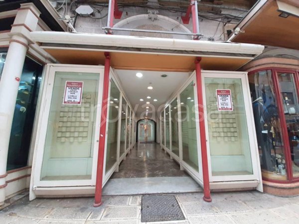 negozio in vendita a Taranto in zona Borgo