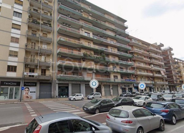 negozio in vendita a Taranto in zona Tre Carrare-Battisti