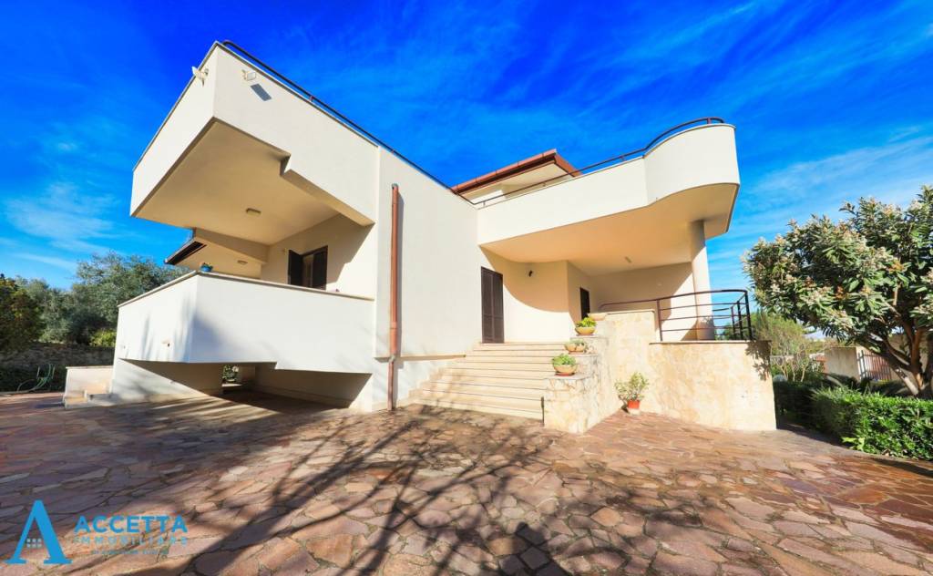 casa indipendente in vendita a Taranto in zona Carelli