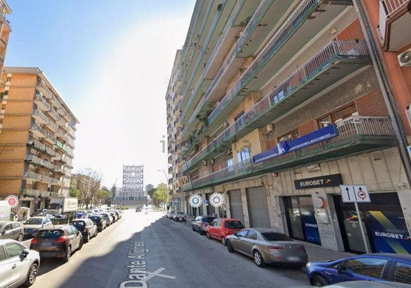 locale commerciale in vendita a Taranto