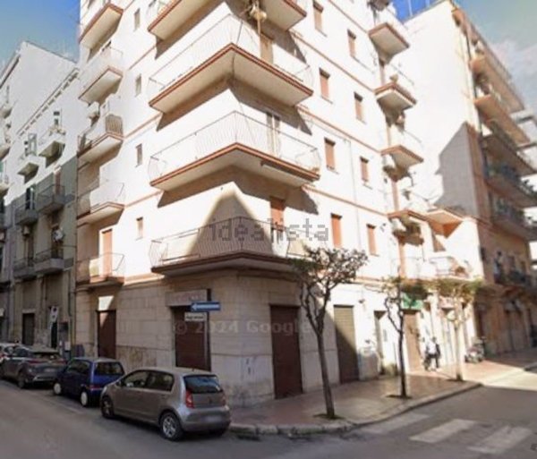 locale commerciale in vendita a Taranto