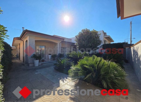 casa indipendente in vendita a Taranto in zona Talsano