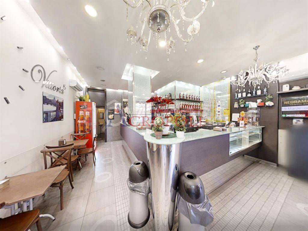 negozio in vendita a Taranto in zona Tre Carrare-Battisti