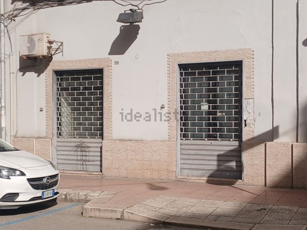 locale commerciale in vendita a Taranto in zona Borgo