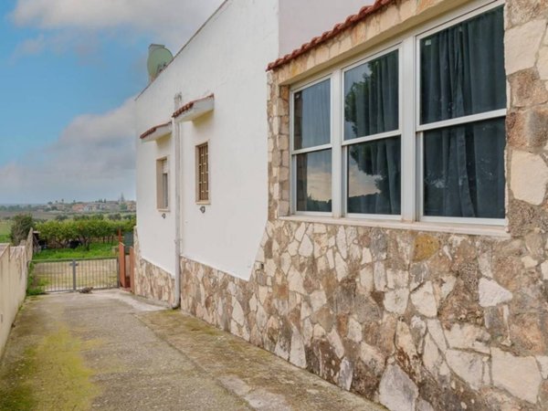 casa indipendente in vendita a Taranto in zona Lama