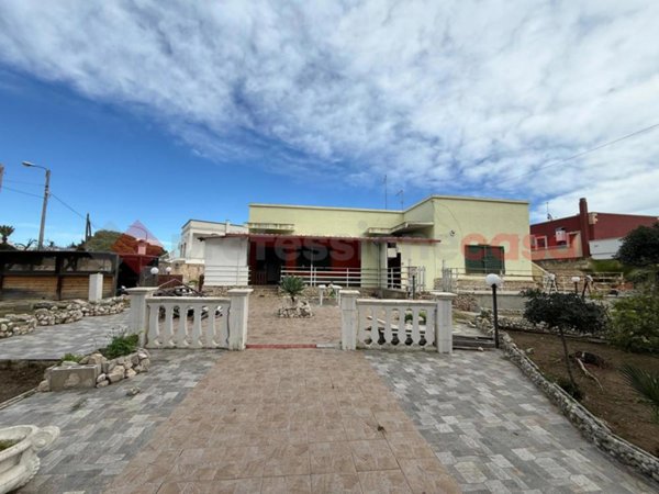 casa indipendente in vendita a Taranto in zona San Vito