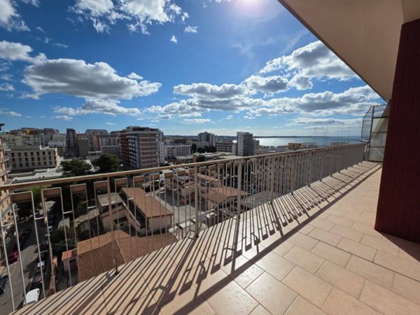 appartamento in vendita a Taranto in zona Tre Carrare-Battisti